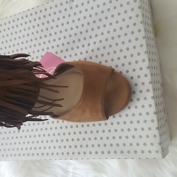 Fringe Peep-Toe Heels - Picture 2 of 5